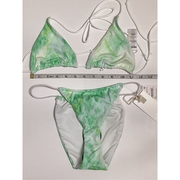 New. Good American green marble bikini. M-top/L-bottom . Retails $99 - Picture 9 of 14